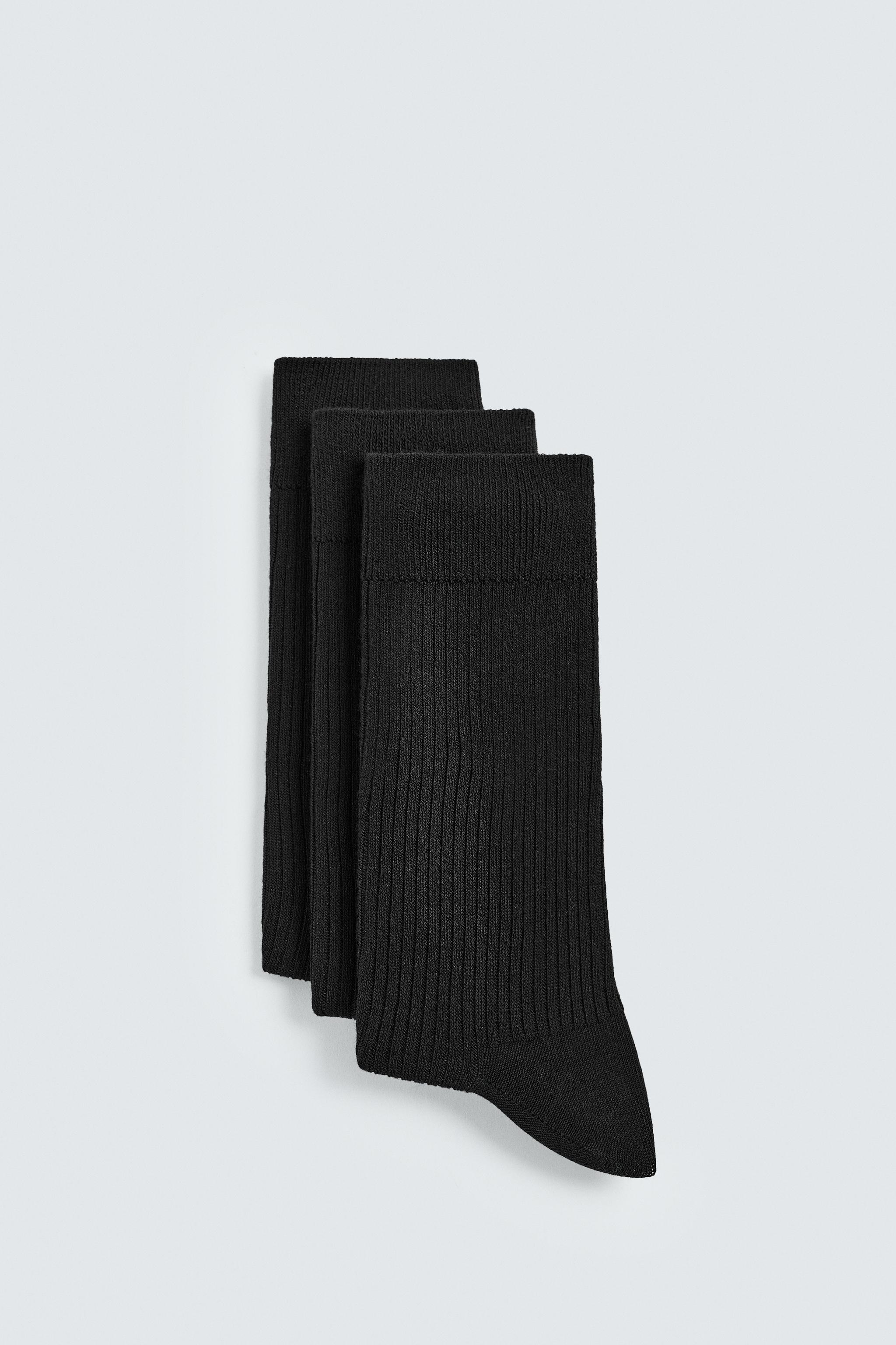THREE-PACK OF RIBBED SOCKS